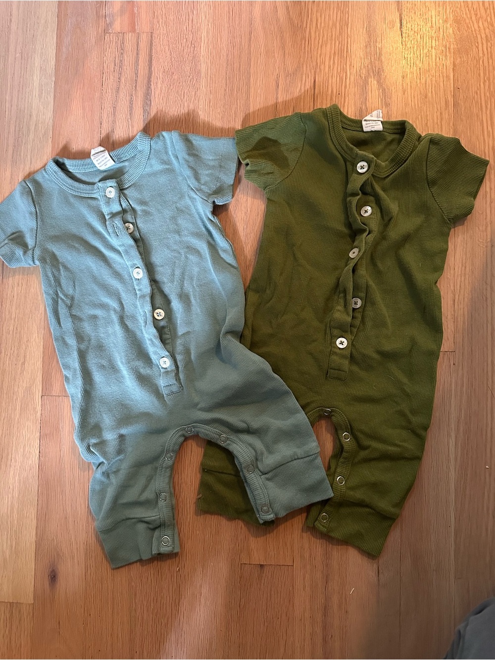Kate Quinn Short-Sleeve Snap Romper in Olive + Teal